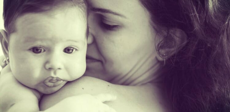 Qué papel cumple la madre en el desarrollo del bebé