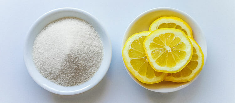 Quitar las estrías con limón y azúcar