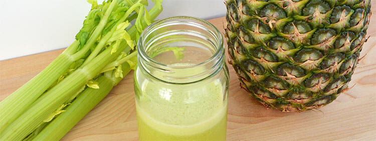 Jugo verde pepino, piña y apio