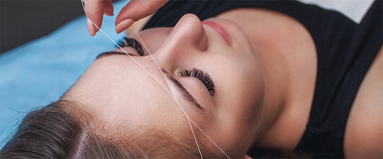 Depilación facial con hilo