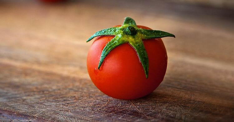 Tomate labios agrietados