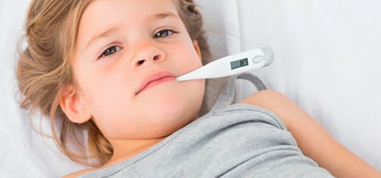 Fiebre en niños: cuándo ir al pediatra y cuándo a urgencias