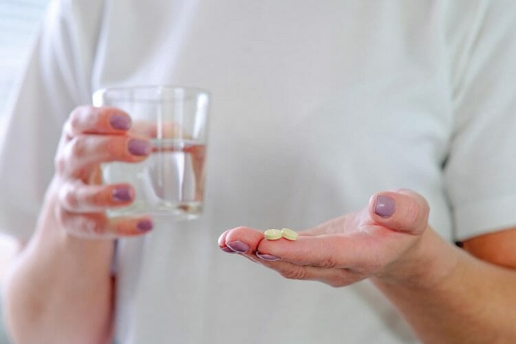 Protector de estómago: Ventajas y riesgos de tomarlo habitualmente
