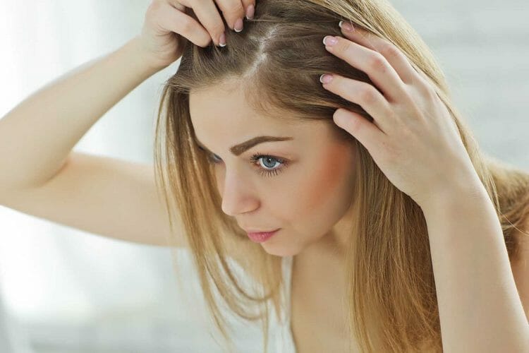 Caída de pelo en verano: causas y soluciones