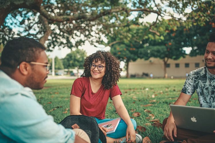 44 preguntas incómodas que sorprenderán a tu pareja y amigos