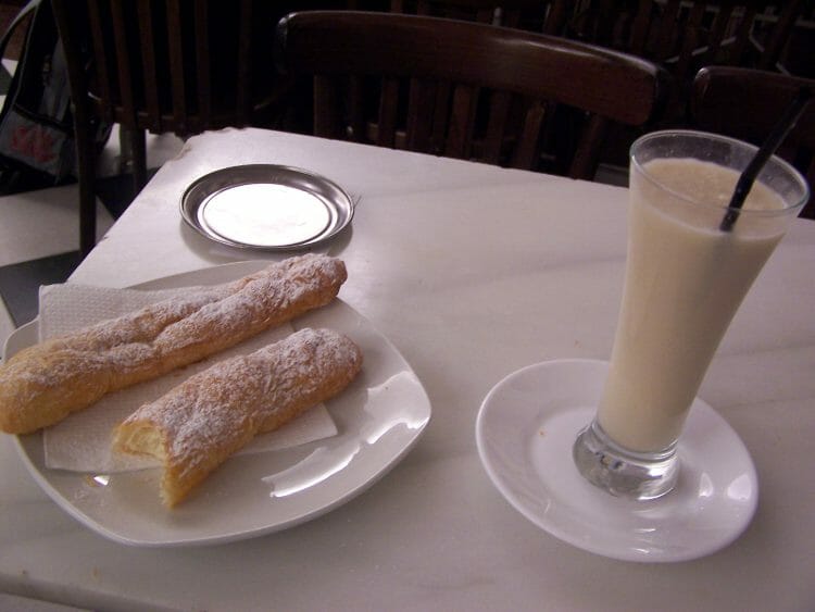 Horchata con fartón