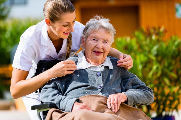 Residencias para ancianos: cómo elegir la más adecuada