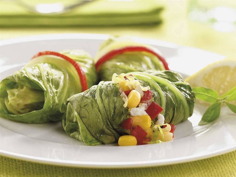 Rollitos de lechuga romana