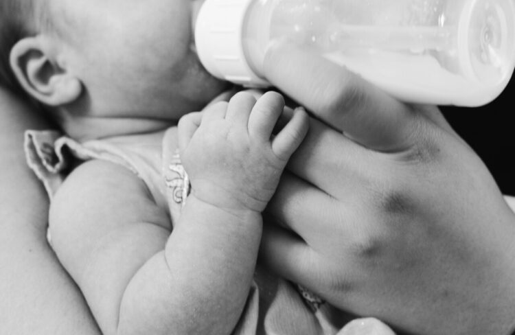 ¿Qué debes tener en cuenta para elegir una leche infantil?