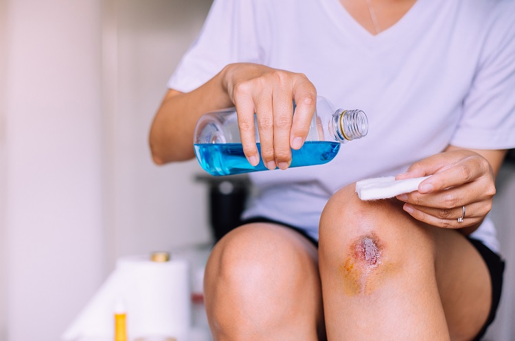 ¿Cómo curar una herida infectada y prevenir complicaciones?