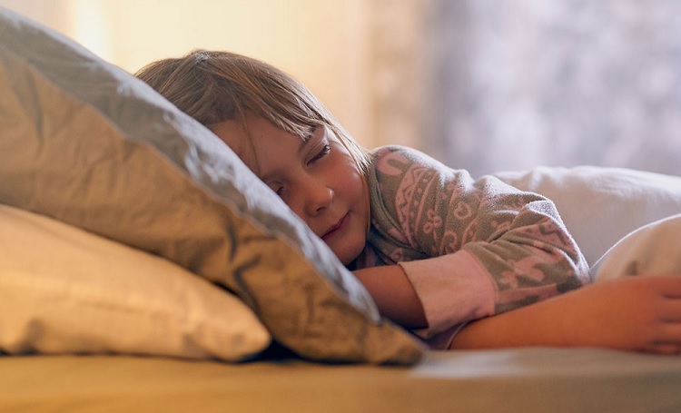 Espasmos al dormir: causas, síntomas y tratamiento