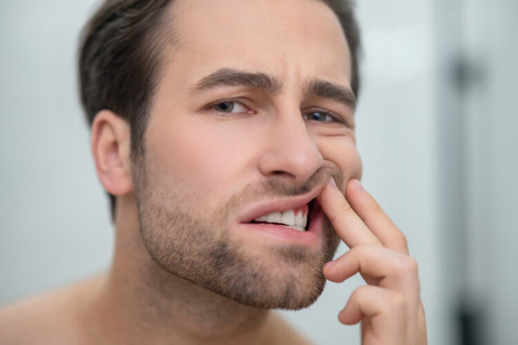 Cómo quitar el sarro de los dientes: qué es y consejos