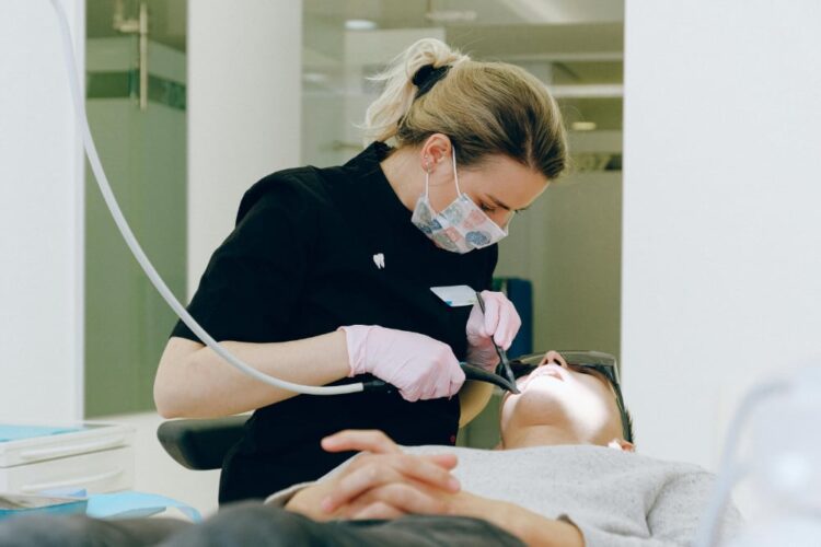 Cómo elegir un buen dentista en Castellón: claves para cuidar tu salud bucodental