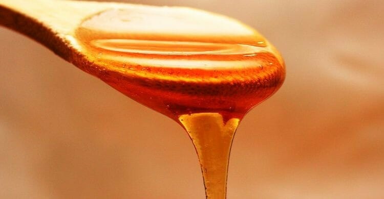 Vinagre de manzana y miel para eliminar los gases intestinales