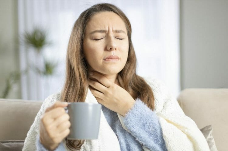 Síntomas de nódulos en la garganta