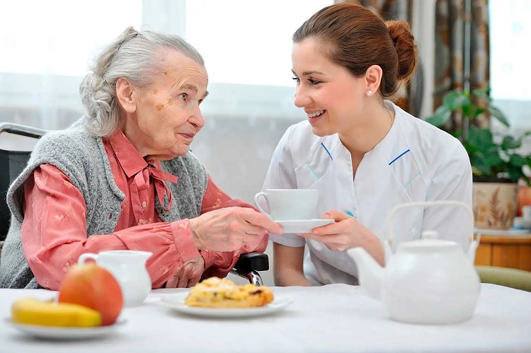 Importancia de la ayuda a domicilio en mayores